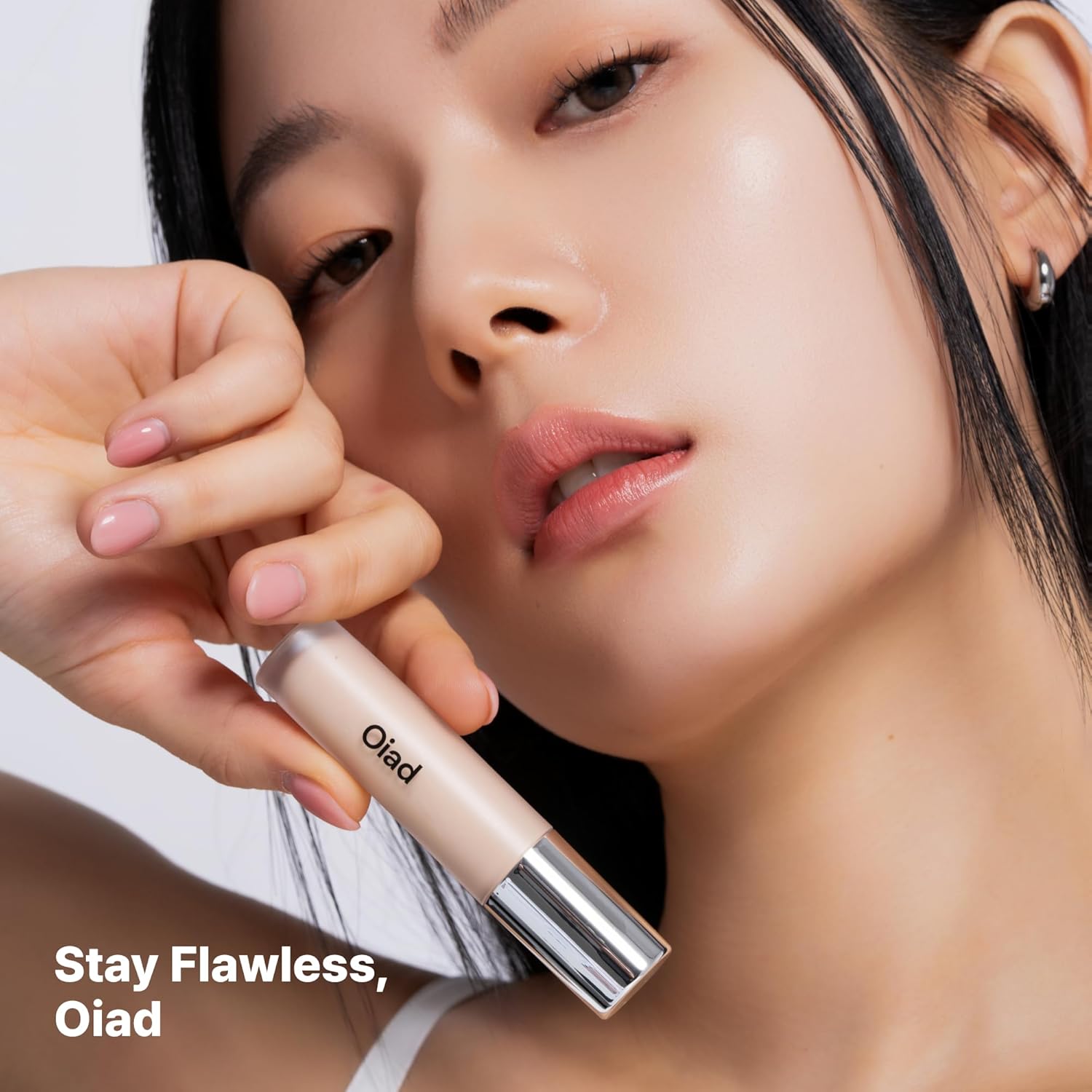 Cover Perfecting Mirror-Brushed Concealer - Natural Coverage, Radiant Finish, Crease-free & Long-lasting, Moisturizing Skin, Multi-Use, Korean Makeup, All Skin Types - H13Y Ivory Light